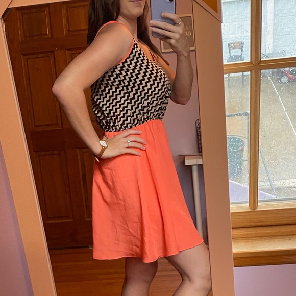 Coral Flowey Dress - Picture 5 of 8